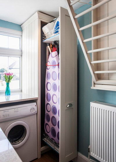 Country Laundry Room by burlanes interiors