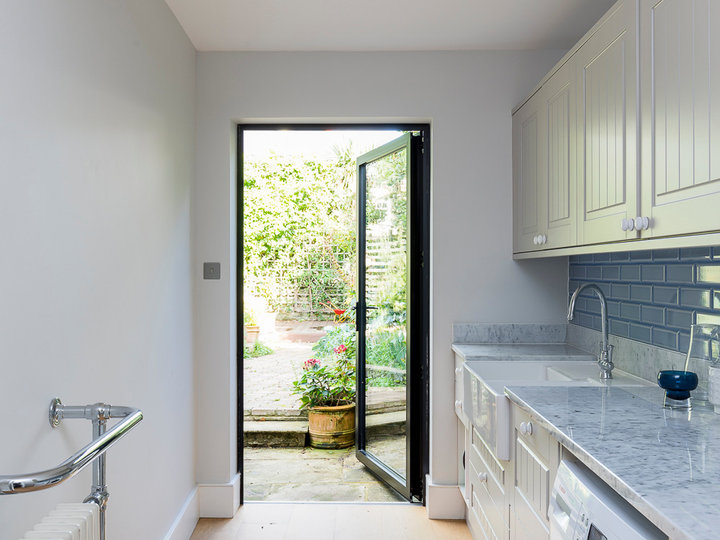 Laundry - Modern Laundry Room