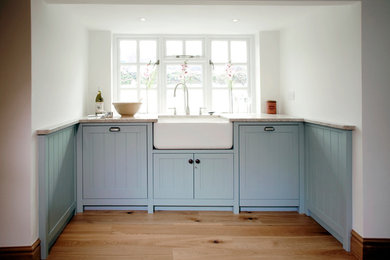 This is an example of a traditional utility room in London.