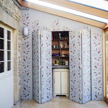 Farmhouse utility room: Bi-fold doors