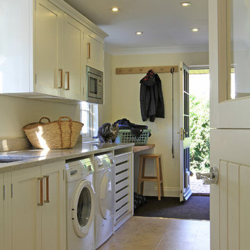 In Frame Shaker Kitchen in Green Blue & Wimborne White