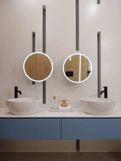 Современный Ванная комната by Архитектурная студия MOPS