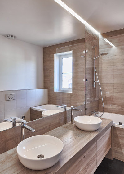 Современный Ванная комната by Архитектурная студия Ruetemple