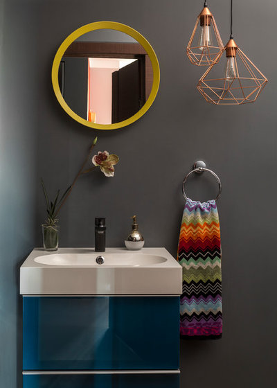 Contemporary Bathroom by Черненко Ольга / White & Black Design Studio