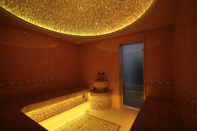На фото: ванная комната среднего размера в восточном стиле с мраморным полом