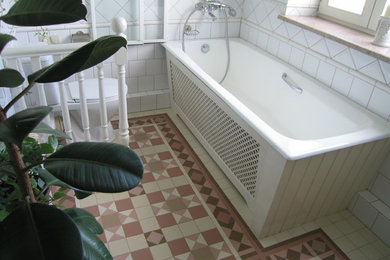 モスクワにあるエクレクティックスタイルのおしゃれな浴室の写真