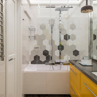 75+ Bäder mit profilierten Schrankfronten und gelben Schränken Ideen