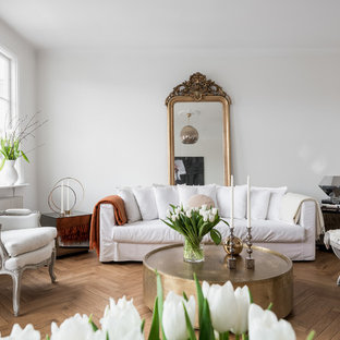 Idéer för att renovera ett stort minimalistiskt allrum med öppen planlösning, med vita väggar, mellanmörkt trägolv, en öppen vedspis och en spiselkrans i sten