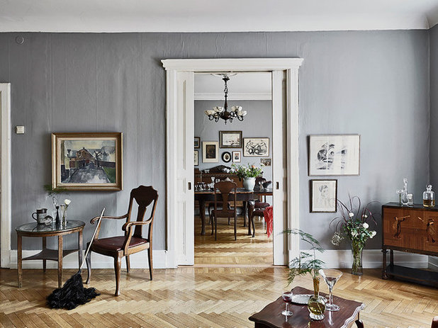 Scandinavian Living Room by Entrance Fastighetsmäkleri
