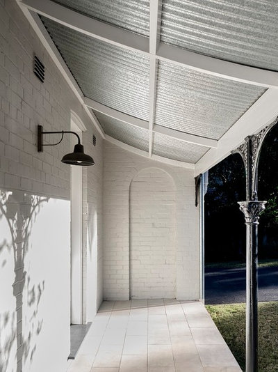 Traditional Porch by Michael Bell Architects Pty Ltd