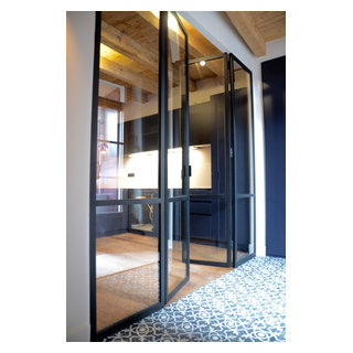 Sas d'entrée en verrière avec portes battantes - Contemporary - Sunroom -  Lyon - by Robi Design Métallique sur-mesure Annnecy | Houzz