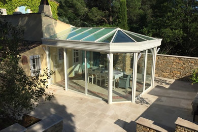 Design ideas for a modern conservatory in Le Havre.