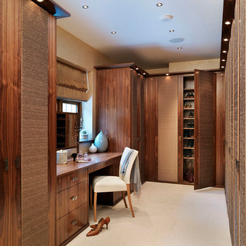 BESPOKE LUXURY Dressing room & bedroom