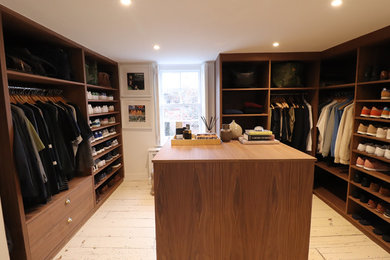 This is an example of a modern wardrobe in London.