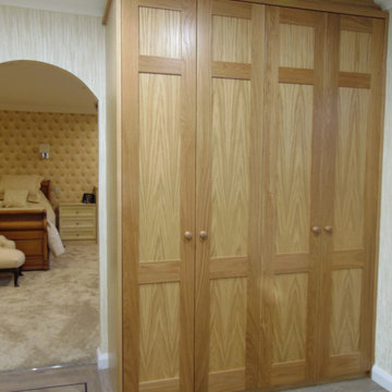 Oak dressing room