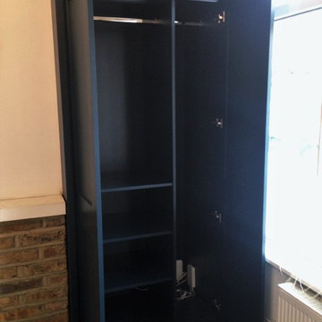 Wardrobe shaker style doors