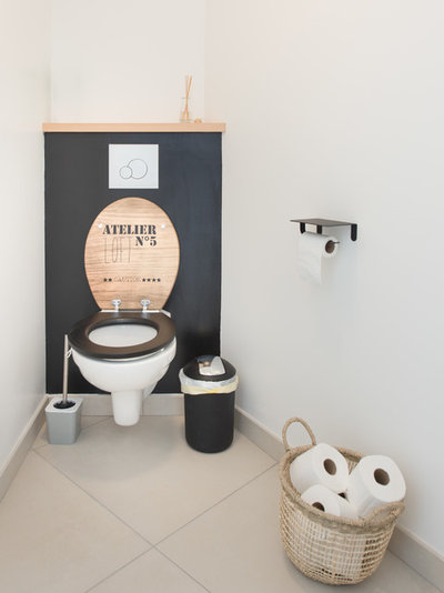 Landhausstil Gästetoilette by Jours & Nuits