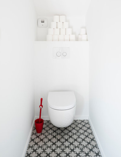 Contemporary Toalett by Agence Mur-Mur