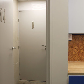 Nouvel accueil : Couloir et toilettes pour entreprise