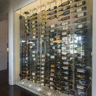 Exemple d'une cave à vin chic.