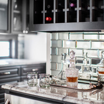 Bold and Beautiful in Braes Heights: Wet Bar