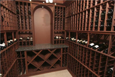 Wine cellar - traditional wine cellar idea in Chicago