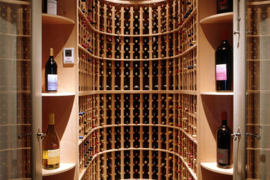 Design ideas for a traditional wine cellar in San Francisco.