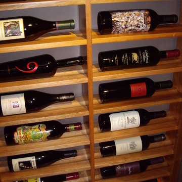 Horizontal Display Texas Custom Wine Racks for Wine Showcasing