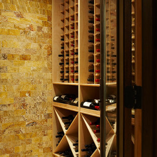Foto di una cantina chic