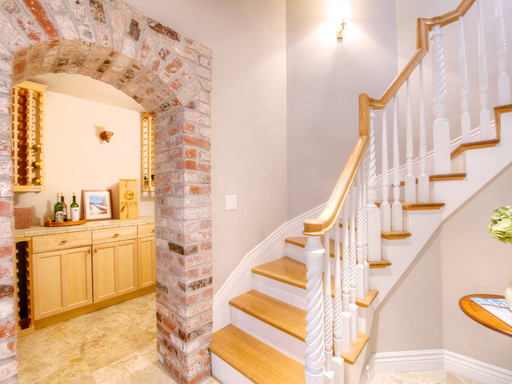 Traditional Wine Cellar - Wine Cellar