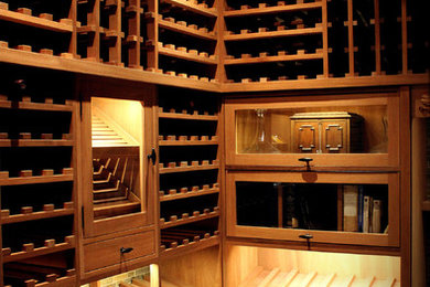 Wine cellar - traditional wine cellar idea in Montreal