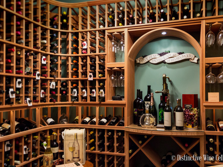 Large - Traditional Wine Cellar