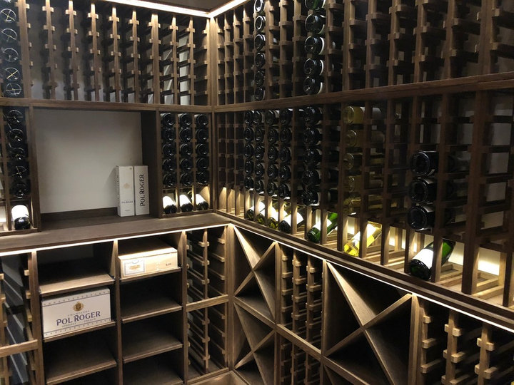 Large - Contemporary Wine Cellar