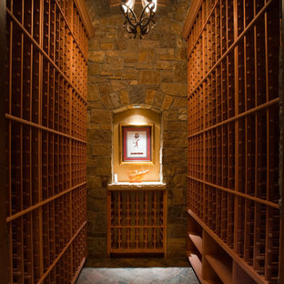 Modelo de bodega rural, grande, con suelo de piedra caliza y botelleros