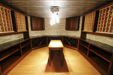 Exemple d'une cave à vin craftsman.