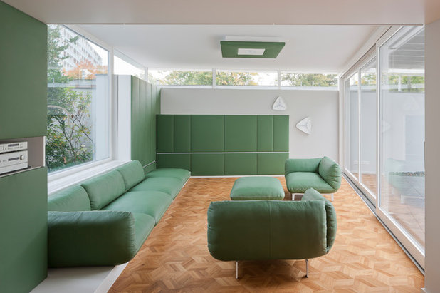 Modern Living Room by WIEWIORRA STUDIO