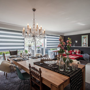 Großes, Repräsentatives, Offenes Stilmix Wohnzimmer ohne Kamin mit schwarzer Wandfarbe, Teppichboden und grauem Boden in Köln