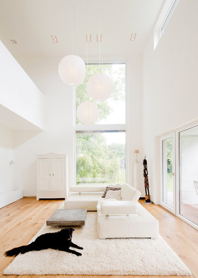 Modern Living Room by Ferreira | Verfürth Architekten