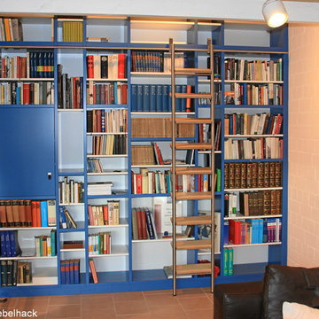 Private Bibliothek im Wohnraum