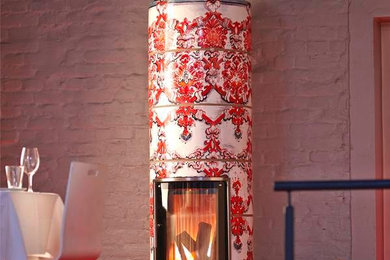 ベルリンにある低価格の広いコンテンポラリースタイルのおしゃれなリビング (白い壁、吊り下げ式暖炉) の写真