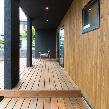 HOUSE WITH THE WOOD DECK