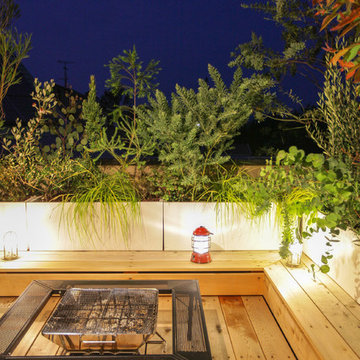 Second living terrace surrounded by plants 植物にかこまれた2つ目のリビングテラス