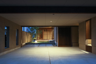 格子戸のコートハウス（松本市）│ガレージ・中庭