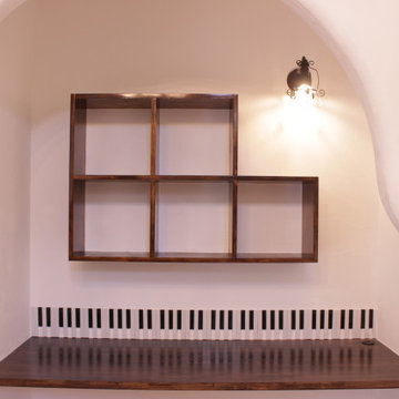 ピアノの形をした垂れ壁