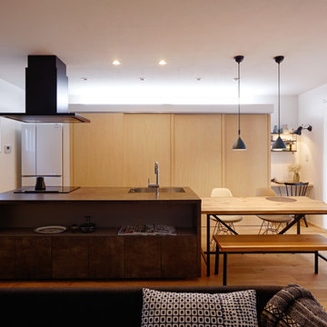 納入実例：限られたLDKスペースを活かす家具風キッチン