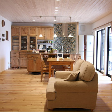 自邸大規模リノベ　床・壁・天井内装一式プラン＆施工、オーダーキッチン、家具・カーテン一式