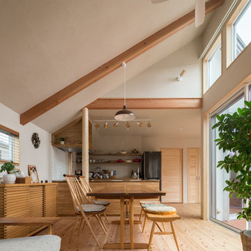 デザイン家具にあう自然素材で作った家