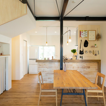 梁と木で魅せる シンプルで温みあるお住まい