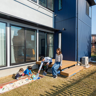 Foto di un piccolo patio o portico industriale nel cortile laterale con nessuna copertura