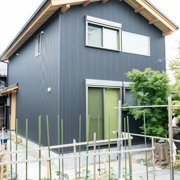 板倉造りと珪藻土の家